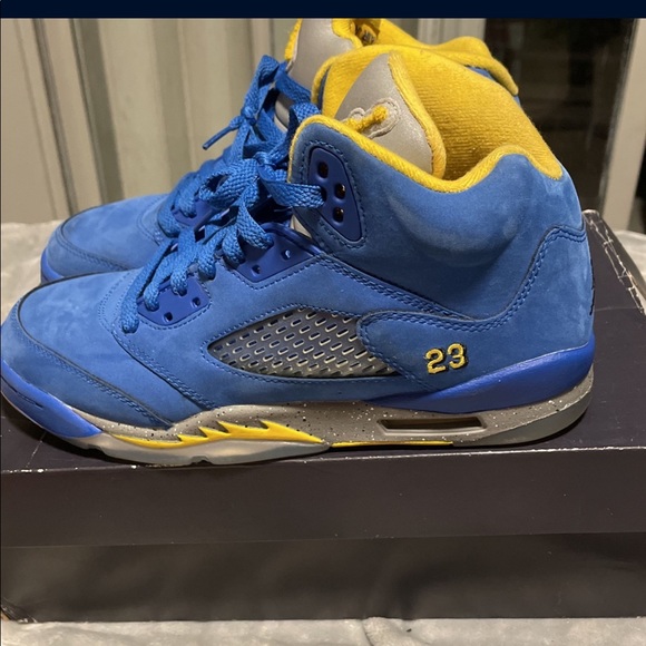 2019 Air Jordan 5 Retro 'Laney' Size 6.5Y - Picture 3 of 6